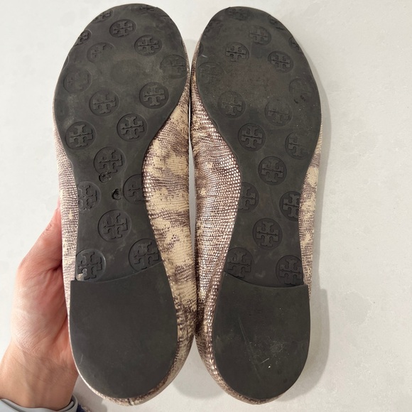 Tory Burch Reva Snakeskin print Ballet Flat - Picture 11 of 13